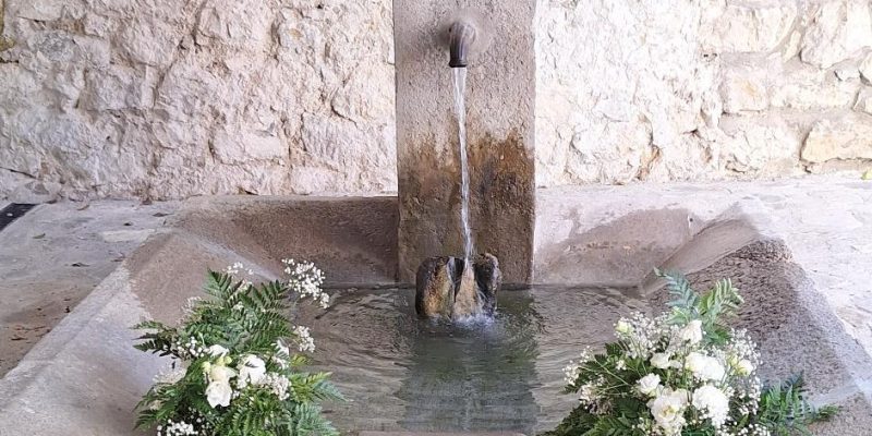 Lavoir Fleurs mariage